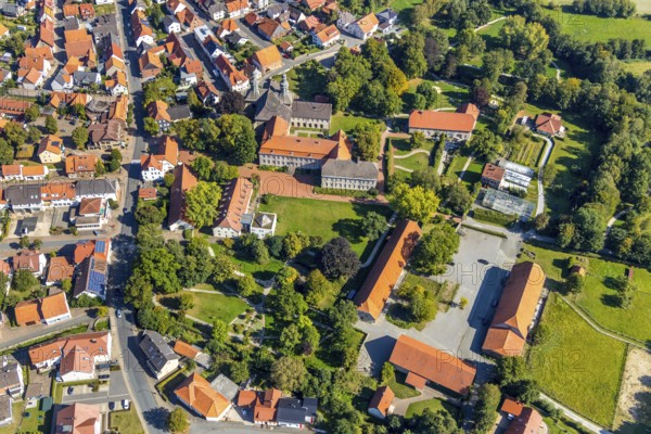 Aerial view, Willebadessen Monastery, St Vitus Parish Church, Castle Park, Willebadessen, OWL, East Westphalia-Lippe, East Westphalia, North Rhine-Westphalia, Germany