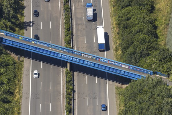 Aerial view, cycle path and hiking trail, Rheinischer Esel bridge, A44 motorway, Witten, Ennepe-Ruhr district, Ruhr area, North Rhine-Westphalia, Germany
