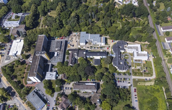 Aerial view, Protestant Hospital Witten, retirement centre at the Schwesternpark Feierabendhäuser, new Feierabendhaus building with additional barrier-free flats, Witten, Ennepe-Ruhr district, Ruhr area, North Rhine-Westphalia, Germany