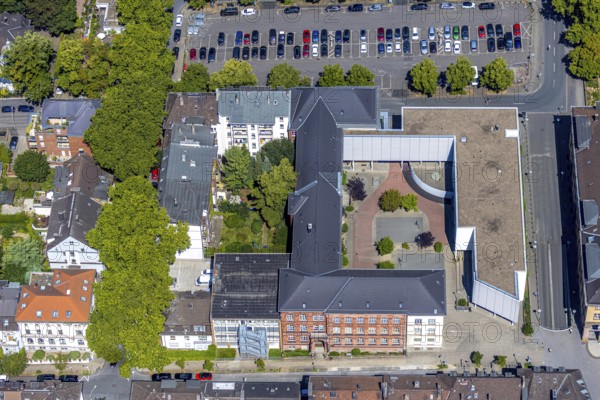 Aerial view, Schiller-Gymnasium, Platz der Gedächtniskirche, Witten, Ennepe-Ruhr district, Ruhr area, North Rhine-Westphalia, Germany