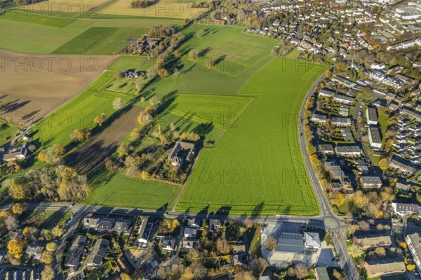 Aerial view, construction site Neukirchener Ring for fire station, Lindenstraße, meadows and fields, Neukirchen, Neukirchen-Vluyn, Ruhr area, North Rhine-Westphalia, Germany, DE, Europe, roundabout, roundabout, agricultural business, aerial view, aerial photography, aerial photography, overview, bird's-eye view, overview