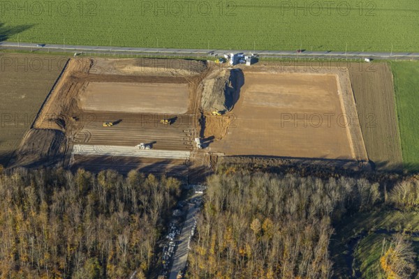 Aerial photo, construction site for sports field at the school centre, Tersteegenstraße, Neukirchen, Neukirchen-Vluyn, Ruhr area, North Rhine-Westphalia, Germany, construction work, construction, construction area, construction site, building plot, construction project, construction site, DE, Europe, artificial turf pitch, aerial photo, aerial photography, aerial photography, new construction, Lower Rhine, sports field, overview, bird's-eye view, overview