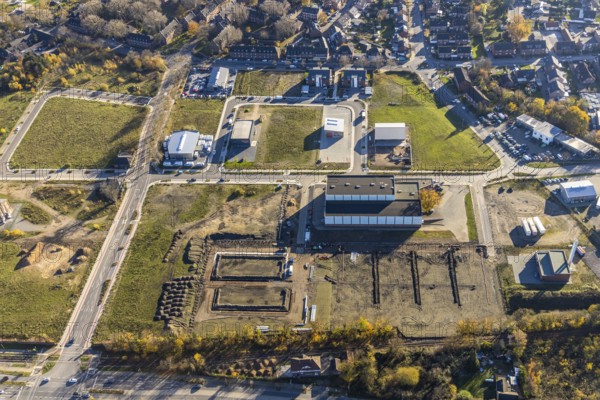 Aerial view, former Niederberg colliery, Neukirchen, Neukirchen-Vluyn, Ruhr area, North Rhine-Westphalia, Germany, An den Schächten, construction area, construction site, building plots, construction project, construction site, mine, DE, Europe, winding tower, aerial photograph, aerial photography, aerial photography, Lower Rhine, overview, bird's eye view, colliery, Niederberg colliery, birds-eyes view, former coal mine, overview