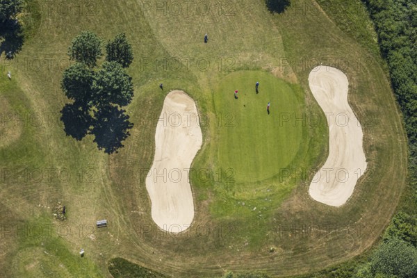 Aerial view, golf course golf club Op de Niep, Neukirchen-Vluyn, Lower Rhine, North Rhine-Westphalia, Germany, DE, Europe, golf, golf course, golf club, golf course, golf course Nieper Kuhlen, aerial view, aerial photography, aerial photography, sports, overview, birds-eyes view, overview, golfer, bunker, sand hole, sand holes, green, moat, island