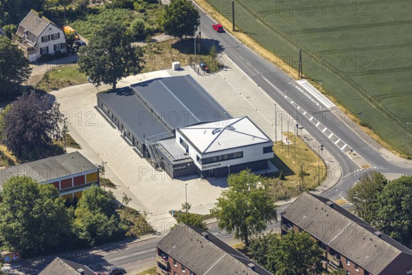 Aerial photo, fire brigade Neukirchen-Vluyn, Lindenstraße, Neukirchen-Vluyn, Lower Rhine, North Rhine-Westphalia, Germany, fire fighter, fire protection, fire watch, DE, Europe, fire station, fire brigade, volunteer fire brigade, aerial photo, aerial photography, aerial photography, rescue station, overview, bird's-eye view, overview