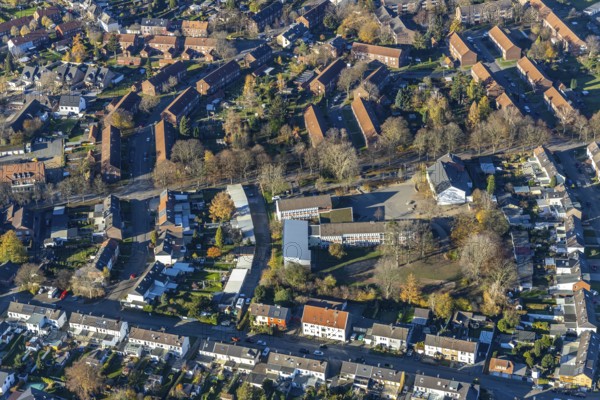 Aerial photo, Friedensreich Hundertwasser School, Neukirchen, Neukirchen-Vluyn, Ruhr area, North Rhine-Westphalia, Germany, education, educational institution, DE, Ernst-Moritz-Arndt-Straße, Europe, GGS, primary school, teaching institute, aerial photograph, aerial photography, aerial photography, school, overview, bird's eye view, birds-eyes view, overview