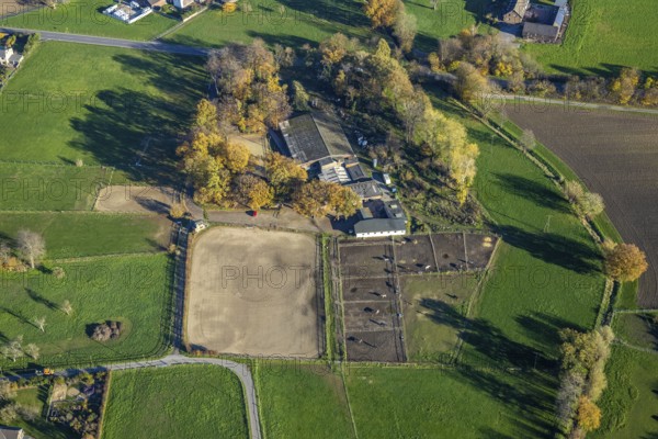 Aerial view, riding club Prinz-Friedrich, Krefelder Straße, Neukirchen, Neukirchen-Vluyn, Ruhr area, North Rhine-Westphalia, Germany, DE, Europe, aerial view, aerial photography, aerial photography, horses, equestrian sports, riding centre, riding club, riding school, riding stable, overview, bird's-eye view, overview