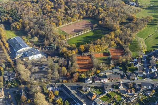 Aerial view, sports and leisure park Klingerhuf, Wilhelm-Reuter-Allee, Neukirchen, Neukirchen-Vluyn, Ruhr area, North Rhine-Westphalia, Germany, DE, Europe, football pitch, football stadium, football club, aerial view, aerial photography, aerial photography, photovoltaic, photovoltaic system, solar, solar system, solar energy, solar energy, sports, sports facilities, sports field, sports facility, sports stadium, tennis, tennis facility, tennis halls, tennis courts, tennis club, overview, bird's-eye view, bird's-eye view, overview