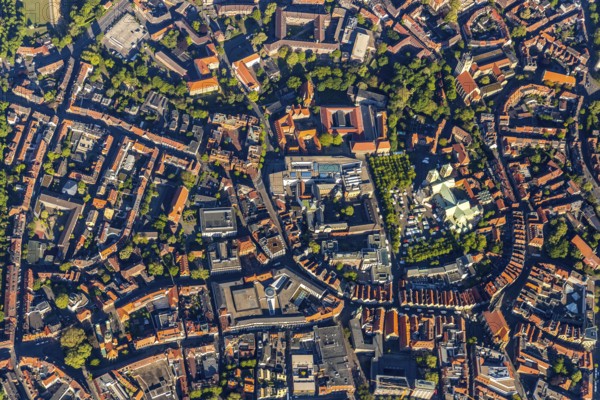 Aerial view, Old Town, Prinzipalmarkt, St Paul's Cathedral, Cathedral SquarePaulus-Dom, Domplatz, catholic Liebfrauen-Überwasserkirche, catholic St. Lamberti-Kirche, St. Martini-Kirche, Theater Münster, Münster, Münsterland, North Rhine-Westphalia, Germany, old town area, place of worship, DE, Europe, religious community, place of worship, property tax, real estate, church, church community, denomination, culture, art, aerial view, aerial photography, aerial photography, religion, theatre, overview, events, bird's eye view, residential area, living and working, living and life, residential area, residential buildings, housing estate, birds-eyes view, historic city centre, historic city centre, overview