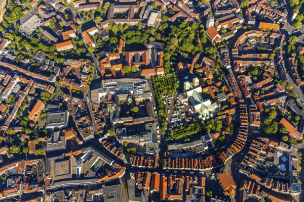 Aerial view, Old Town, Prinzipalmarkt, St Paul's Cathedral, Cathedral SquarePaulus-Dom, Domplatz, catholic Liebfrauen-Überwasserkirche, catholic St. Lamberti Church, Münster, Münsterland, North Rhine-Westphalia, Germany, place of worship, DE, Europe, religious community, place of worship, property tax, real estate, church, parish, denomination, culture, art, aerial view, aerial photography, aerial photography, religion, theatre, overview, events, bird's eye view, residential area, living and working, living and life, residential area, residential buildings, housing estate, birds-eyes view, historic city centre, historic city centre, overview