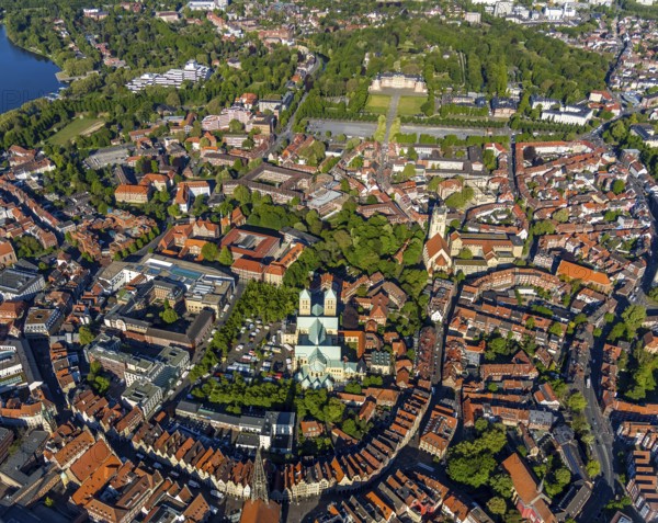 Aerial view, Old Town, Promenadenring, Prinzipalmarkt, St Paul's Cathedral, Cathedral SquarePaulus-Dom, Domplatz, catholic Liebfrauen-Überwasserkirche, catholic St. Lamberti-Kirche, St. Martini Church, Theatre Münster, Münster, Münsterland, North Rhine-Westphalia, Germany, place of worship, DE, Europe, religious community, place of worship, property tax, real estate, church, parish, denomination, culture, art, aerial view, aerial photography, aerial photography, religion, theatre, overview, events, bird's eye view, residential area, living and working, living and life, residential area, residential buildings, housing estate, birds-eyes view, historic city centre, historic city centre, overview