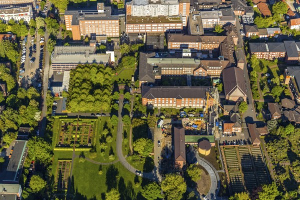 Aerial view, Motherhouse Garden, St. Franziskus-Hospital, Franciscan Sisters Münster St. Mauritz, Münster, Münsterland, North Rhine-Westphalia, Germany, place of worship, DE, Europe, garden, health care, religious community, place of worship, hospital, church, parish, clinic, clinic centre, denomination, hospital, aerial view, aerial photography, aerial photography, medical facility, medical aid, emergency service, park, religion, overview, bird's eye view, birds-eyes view, overview, medical care