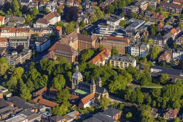 Aerial view, St. Mauritz Catholic Church, Bau- und Liegenschaftsbetrieb North Rhine-Westphalia Münster, Mauritzschule, Münster, Münsterland, North Rhine-Westphalia, Germany, DE, Europe, aerial view, aerial photography, aerial photography, overview, bird's-eye view, overview