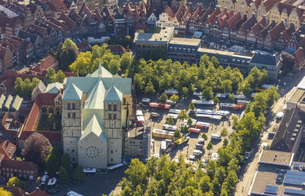 Aerial view, old town, Cathedral of St. Paul, cathedral square, market square, Münster, Münsterland, North Rhine-Westphalia, Germany, place of worship, DE, cathedral, Europe, religious community, place of worship, sacred site, cathedral, church, parish, denomination, aerial view, aerial photography, aerial photography, market, market stalls, religion, religious site, overview, bird's eye view, landmark, birds-eyes view, historical, historical city centre, overview