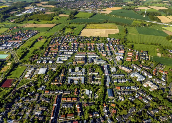 Aerial view, view of Gievenbeck, Auenviertel, THE FLAG GIEVENBECK student residences, Münster, Münsterland, North Rhine-Westphalia, Germany, A1 motorway, DE, Europe, property tax, real estate, aerial photography, aerial photography, aerial photography, overview, bird's-eye view, meadows and fields, housing estate, living and living, residential area, residential buildings, quality of living, residential quarter, housing estate, bird's-eye view, overview, living