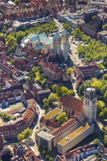 Aerial view, Old Town, St Paul's CathedralSt Paul's Cathedral, Cathedral Square, cath. Liebfrauen-Überwasserkirche, Diözesanbibliothek Münster, Überwasserkirchplatz, Münster, Münsterland, North Rhine-Westphalia, Germany, place of worship, DE, cathedral, Europe, religious community, place of worship, holy place, cathedral, church, parish, denomination, aerial view, aerial photography, aerial photography, market, marketplace, market stalls, religion, religious site, overview, bird's-eye view, landmark, birds-eyes view, historical, historical city centre, overview