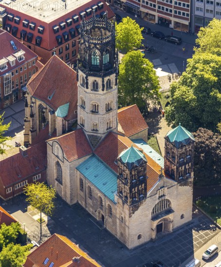 Aerial view, old town, catholic St. Ludgeri church, Münster, Münsterland, North Rhine-Westphalia, Germany, place of worship, DE, Europe, religious community, place of worship, church, parish, denomination, Ludgeristraße, aerial view, aerial photography, aerial photography, religion, overview, bird's eye view, birds-eyes view, historic city centre, overview