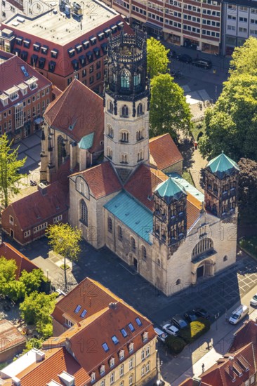 Aerial view, old town, catholic St. Ludgeri church, Münster, Münsterland, North Rhine-Westphalia, Germany, place of worship, DE, Europe, religious community, place of worship, church, parish, denomination, Ludgeristraße, aerial view, aerial photography, aerial photography, religion, overview, bird's eye view, birds-eyes view, historic city centre, overview