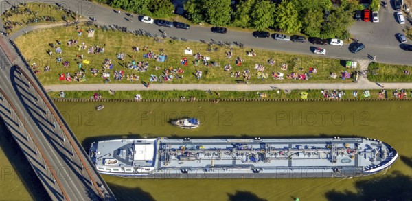 Aerial view, bathing at the canal, Dortmund-Ems canal, sunbathing lawn, sunbathing, August-Schepers-Straße, bridge Wolbecker Straße, Memelufer, Mauritz, Münster, Münsterland, North Rhine-Westphalia, Germany, bridge, DE, Europe, leisure, leisure pool, leisure activities, Klartext-Verlag, aerial view, aerial photography, aerial photography, Münster from above, Münster book, shipping traffic, summer fun, sun worshippers, lido, lido, overview, bird's eye view, birds-eyes view, free bathing establishment, overview, Corona distance. Corona distance, pandemic restrictions, end of lockdown, inland shipping, tanker, tanker cargo ship