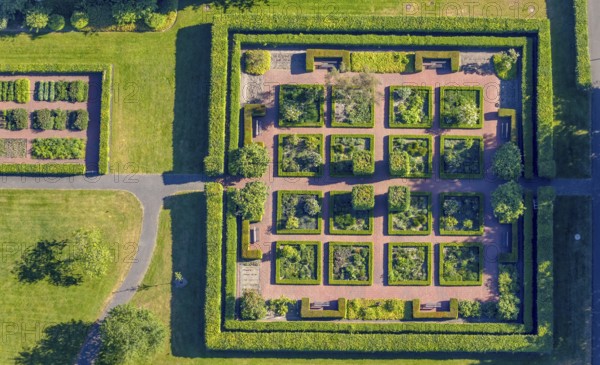 Aerial view, herb garden in the motherhouse garden at St. Franziskus-Hospital, Herz-Jesu, Münster, Münsterland, North Rhine-Westphalia, Germany, DE, Europe, shapes and colours, garden, green space, Klartext-Verlag, aerial view, aerial photography, aerial photography, Münster from above, Münster book, park, overview, bird's-eye view, overview