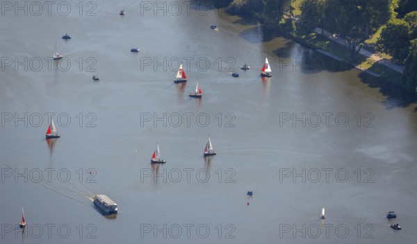 Aerial view, sailing boats on the Aasee, Münster, Münsterland, North Rhine-Westphalia, Germany, excursion boat, DE, Europe, river Münstersche Aa, leisure, leisure activities, Klartext-Verlag, aerial view, aerial photography, aerial photography, Münster from above, Münster book, lake, sailing boats, sight, overview, bird's-eye view, overview