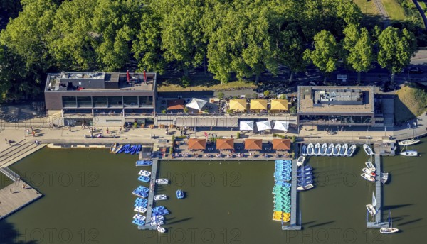 Aerial view, gastronomy at the Aasee, AASEE-AKTIV boats, sailing school Overschmidt, Pluggendorf, Münster, Münsterland, North Rhine-Westphalia, Germany, A2 am See, Aaseeterrassen, DE, Europe, Klartext-Verlag, aerial view, aerial photography, aerial photography, Münster from above, Münsterbuch, Ristorante Il DiVino, lake, overview, bird's eye view, birds-eyes view, overview