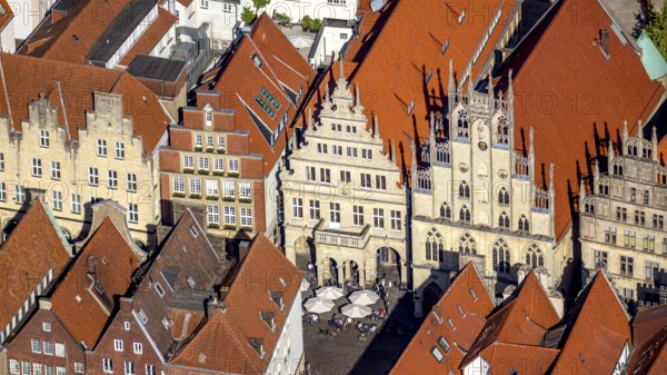 Aerial view, Prinzipalmarkt, historic town hall, overwater, Münster, Münsterland, North Rhine-Westphalia, Germany, old town, authority, DE, Europe, gabled houses, main market, Klartext-Verlag, aerial photograph, aerial photography, aerial photography, Münster from above, Münster book, town hall, sight, city administration, street, overview, administrative area, bird's eye view, birds-eyes view, historical, overview, red roofs