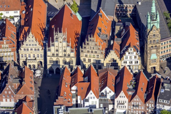 Aerial view, Prinzipalmarkt, historic town hall, Stadthausturm, overwater, Münster, Münsterland, North Rhine-Westphalia, Germany, old town, authority, DE, Europe, gabled houses, main market, Klartext-Verlag, aerial photograph, aerial photography, aerial photography, Münster from above, Münster book, town hall, sight, city administration, street, overview, administrative area, bird's eye view, birds-eyes view, historical, overview, red roofs