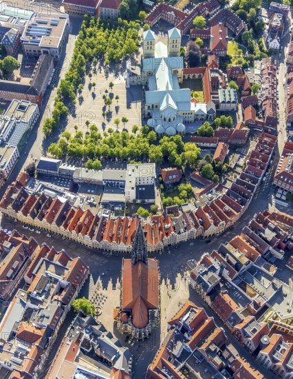 Aerial view, Old Town, St Paul's CathedralSt Paul's Cathedral, Cathedral Square, Catholic St. Lamberti Church, Prinzipalmarkt, cathedral, Münster, Münsterland, North Rhine-Westphalia, Germany, place of worship, DE, Europe, religious community, place of worship, main market, holy place, cathedral, church, parish, Klartext-Verlag, denomination, aerial view, aerial photography, aerial photography, Münster from above, Münster book, religion, religious site, sight, overview, bird's-eye view, landmark, birds-eyes view, historical, historical city centre, overview