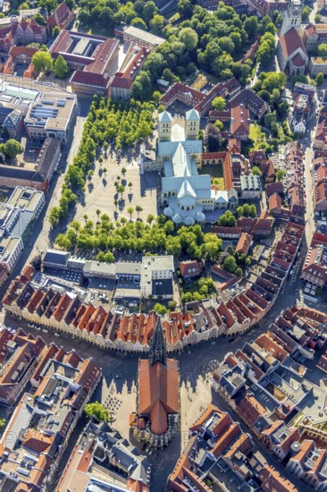 Aerial view, Old Town, St Paul's CathedralSt Paul's Cathedral, Cathedral Square, Catholic St. Lamberti Church, Prinzipalmarkt, cathedral, Münster, Münsterland, North Rhine-Westphalia, Germany, place of worship, DE, Europe, religious community, place of worship, main market, holy place, cathedral, church, parish, Klartext-Verlag, denomination, aerial view, aerial photography, aerial photography, Münster from above, Münster book, religion, religious site, sight, overview, bird's-eye view, landmark, birds-eyes view, historical, historical city centre, overview