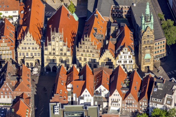 Aerial view, Prinzipalmarkt, historic town hall, Stadthausturm, overwater, Münster, Münsterland, North Rhine-Westphalia, Germany, old town, authority, DE, Europe, gabled houses, main market, Klartext-Verlag, aerial photograph, aerial photography, aerial photography, Münster from above, Münster book, town hall, sight, city administration, street, overview, administrative area, bird's eye view, birds-eyes view, historical, overview, red roofs