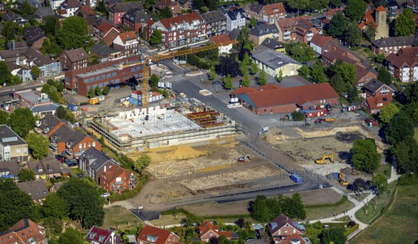 Aerial view, construction site new building flats on the site of the former nursery, catholic Alt St. Clemens Church, Hiltrup, Münster, Münsterland, North Rhine-Westphalia, Germany, place of worship, construction work, construction area, building site, building plots, construction project, construction site, DE, shopping centre, Europe, religious community, place of worship, church, parish, Klartext-Verlag, denomination, Lidl, aerial view, aerial photography, aerial photography, Münster from above, Münster book, new building, religion, overview, bird's eye view, birds-eyes view, overview