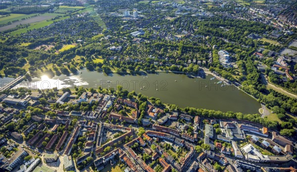 Aerial view, sailing boats on the Aasee, Aasee Park, Aaseeterrassen, Pluggendorf, Münster, Münsterland, North Rhine-Westphalia, Germany, DE, Dom, Europe, leisure, leisure activities, Klartext-Verlag, aerial photography, aerial photography, aerial photography, Münster from above, Münsterbuch, park, lake, sight, overview, bird's eye view, birds-eyes view, overview