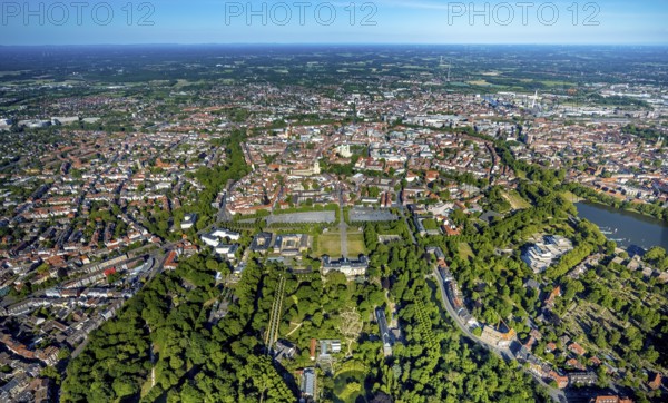 Aerial view, Old Town, Promenadenring, St Paul's Cathedral, Cathedral SquarePaulus-Dom, Domplatz, catholic Liebfrauen-Überwasserkirche, catholic St. Lamberti-Kirche, St. Martini-Kirche, theatre Münster, castle, Münster, Münsterland, North Rhine-Westphalia, Germany, DE, Europe, green trees, courtyard, Klartext-Verlag, aerial view, aerial photography, aerial photography, Münster from above, Münsterbuch, ring of green trees, castle grounds, castle garden, castle park, sight, overview, bird's eye view, bird's eye view, overview