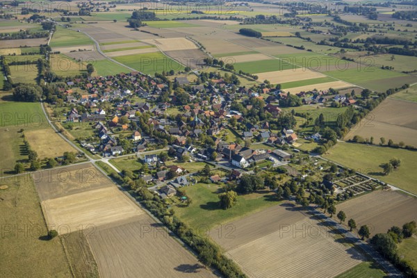 Aerial view, town view Hultrop, St. Barbara Church, Hultrop, Lippetal, Soest district, North Rhine-Westphalia, Germany, DE, Europe, Kreis-Soest-Buch, KreisSoestBuch, aerial photograph, aerial photography, aerial photography, town view, town area, overview, bird's-eye view, meadows and fields, birds-eyes view, overview