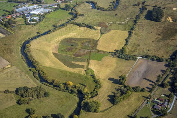 Aerial view, observation hut Disselmersch in the Lippe floodplains, river Lippe, Büninghausener Straße, Heintrop, Lippetal, district Soest, North Rhine-Westphalia, Germany, DE, Europe, grassland areas, district Soest-Buch, district Soest-Buch, cultural landscape, landscape, Lippe floodplain, aerial view, aerial photography, aerial photography, nature reserve, nature conservation area, overview, environmental protection, bird's eye view, birds-eyes view, national nature reserve, overview