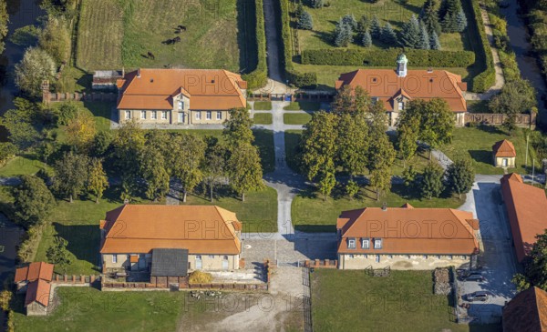 Aerial view, building Schlossstraße, Schlossgarten Hovestadt, Lippetal, Kreis Soest, North Rhine-Westphalia, Germany, DE, Europe, Kreis-Soest-Buch, KreisSoestBuch, aerial view, aerial photography, aerial photography, castle, overview, bird's-eye view, birds-eyes view, overview, red roofs