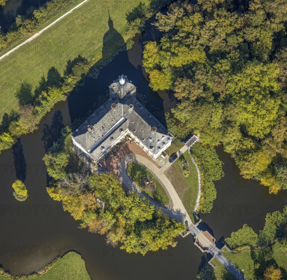 Aerial view, moated castle Hovestadt, baroque garden, Hovestadt, Lippetal, Soest district, North Rhine-Westphalia, Germany