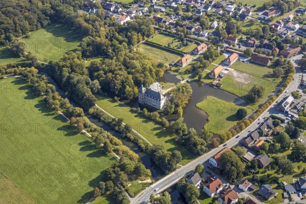 Aerial view, moated castle Hovestadt, baroque garden, Hovestadt, Lippetal, district of Soest, North Rhine-Westphalia, Germany, castle, DE, monument protection, Europe, moat, green area, green spaces, manor house, manor building, courtyard, district of Soest-Buch, KreisSoestBuch, Lipperenaissance, aerial view, aerial photography, aerial photography, park, park area, castle, castle park, overview, bird's-eye view, forest area, moated castle, moated moat, moated castle, birds-eyes view, overview