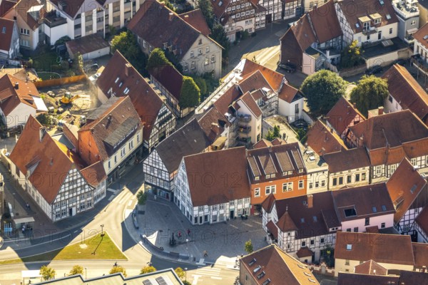 Aerial view, old town, Ostertor, Kanzlerbrunnen, Lemgo, Ostwestfalen-Lippe, OWL, North Rhine-Westphalia, Germany, Alte Hansestadt Lemgo, DE, Europe, half-timbered houses, figures, aerial view, aerial photography, aerial photography, OWL book, OWLBuch, Ostwestfalenbuch, statue, overview, bird's eye view, birds-eyes view, historic old town, historic house facades, historic sight, overview, red roofs
