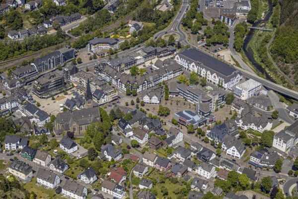 Aerial view, town hall Lennestadt, HIT Handelsgruppe GmbH, Thomas-Morus-Platz, Altenhundem, Lennestadt, Sauerland, North Rhine-Westphalia, Germany, authority, DE, shopping square, shopping centre, Europe, aerial view, aerial photography, aerial photography, local supply centre, town hall, town administration, supermarket, overview, bird's-eye view, overview
