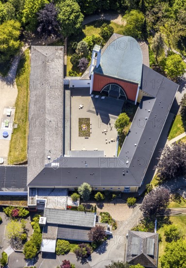 Aerial photo, Private Gymnasium Maria Königin, Jugendhof Pallotti Lennestadt, Mission House, Altenhundem, Lennestadt, Sauerland, North Rhine-Westphalia, Germany, education, educational institution, DE, Europe, grammar school, teaching institute, aerial photo, aerial photography, aerial photography, school, overview, bird's eye view, forest area, birds-eyes view, overview