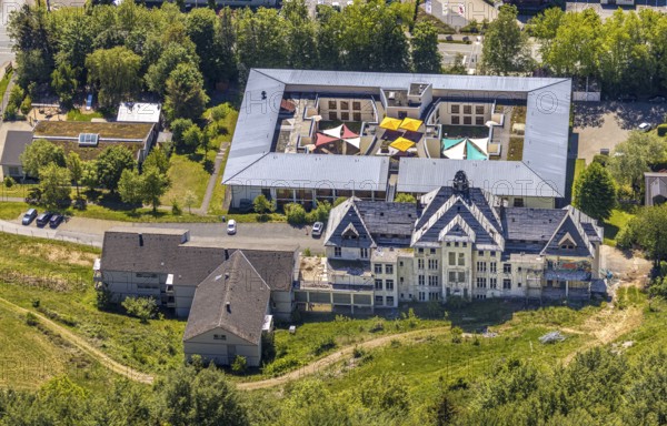 Aerial view, Caritas retirement home and nursing home St. Franziskus-Haus, Lennestadt, Sauerland, North Rhine-Westphalia, Germany, demolition, retirement home, old people's home, care and nursing, Bielefelder Straße, DE, Europe, aerial view, aerial photography, aerial photography, care facility, retirement home, retirement residence, retirement home, senior centre, overview, bird's eye view, birds-eyes view, overview, dilapidated, destroyed building