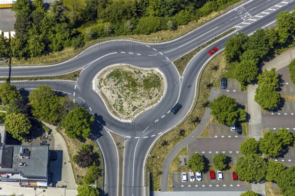 Aerial view, Lucas'scher Bogen, roundabout, Altenhundem, Lennestadt, Sauerland, North Rhine-Westphalia, Germany, federal road B236, Caycuma roundabout unofficial, DE, Europe, aerial view, aerial photography, aerial photography, overview, bird's-eye view, birds-eyes view, overview