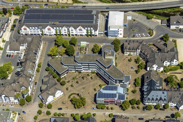 Aerial view, town hall Lennestadt, HIT Handelsgruppe GmbH, Thomas-Morus-Platz, Altenhundem, Lennestadt, Sauerland, North Rhine-Westphalia, Germany, authority, DE, shopping square, shopping centre, Europe, aerial view, aerial photography, aerial photography, local supply centre, town hall, town administration, supermarket, overview, bird's-eye view, overview