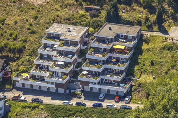 Aerial view, terrace house Zur Lennhelle, Altenhundem, Lennestadt, Sauerland, North Rhine-Westphalia, Germany, apartments, DE, Europe, property tax, real estate, aerial view, aerial photography, aerial photography, overview, bird's-eye view, residential complex, living and living, residential area, residential buildings, quality of living, birds-eyes view, overview