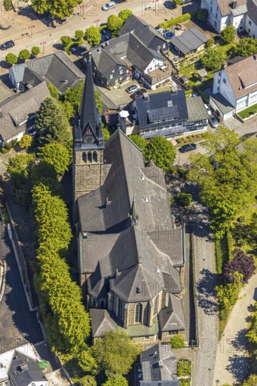 Aerial view, Catholic parish church of St. Agatha, Altenhundem, Lennestadt, Sauerland, North Rhine-Westphalia, Germany, place of worship, DE, Europe, religious community, place of worship, church, parish, denomination, aerial photograph, aerial photography, aerial photography, sand road, overview, bird's-eye view, birds-eyes view, overview