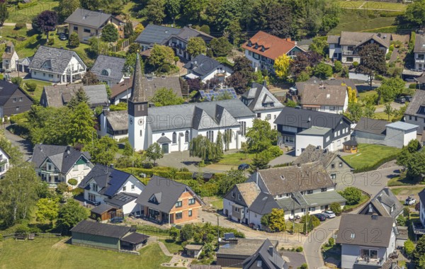 Aerial view, Church of St. Peter and Paul, Halberbracht, Lennestadt, Sauerland, North Rhine-Westphalia, Germany, place of worship, DE, Europe, religious community, place of worship, church, parish, denomination, aerial view, aerial photography, aerial photography, overview, bird's-eye view, overview