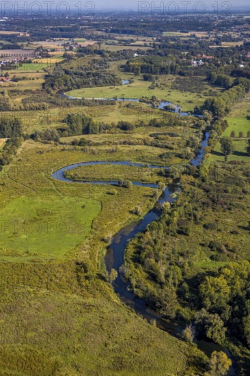 Aerial view, nature reserve Lippe floodplain, river Lippe loop, Liesborn, Wadersloh, district Soest, North Rhine-Westphalia, Germany, Benninghauser Heide, DE, Europe, Göttinger Straße, district Soest-Buch, district Soest-Buch, cultural landscape, Lippstadt, aerial view, aerial photography, aerial photography, NSG Lippe floodplain, nature conservation, nature reserve, overview, riparian forestation, bird's-eye view, meadows and fields, birds-eyes view, overview