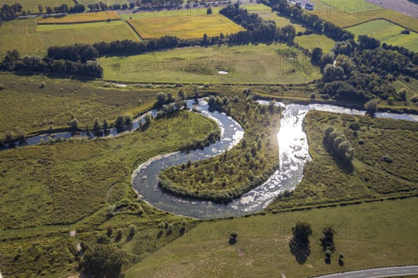 Aerial view, nature reserve Lippe floodplain, river Lippe loop, Liesborn, Wadersloh, district Soest, North Rhine-Westphalia, Germany, Benninghauser Heide, DE, Europe, Göttinger Straße, district Soest-Buch, district Soest-Buch, cultural landscape, Lippstadt, aerial view, aerial photography, aerial photography, NSG Lippe floodplain, nature conservation, nature reserve, overview, riparian forestation, bird's-eye view, meadows and fields, birds-eyes view, overview